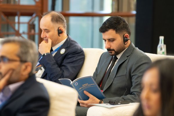 海龟网 外媒: 智库报告揭露美国思想殖民危害